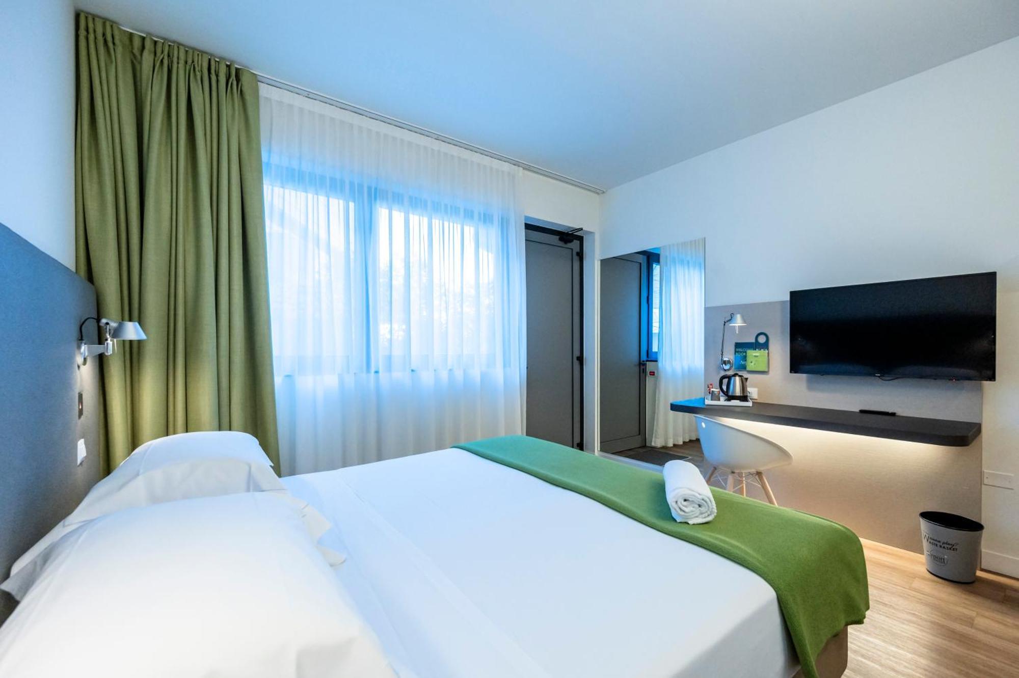 Double or Twin Room Disability Access