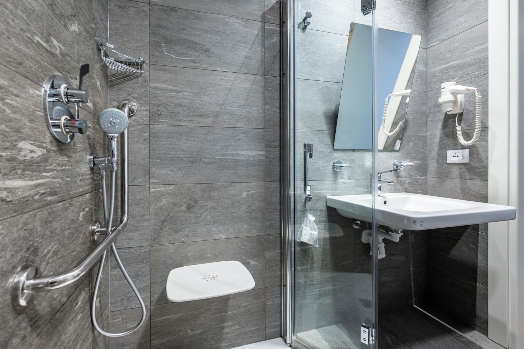 Double or Twin Room Disability Access