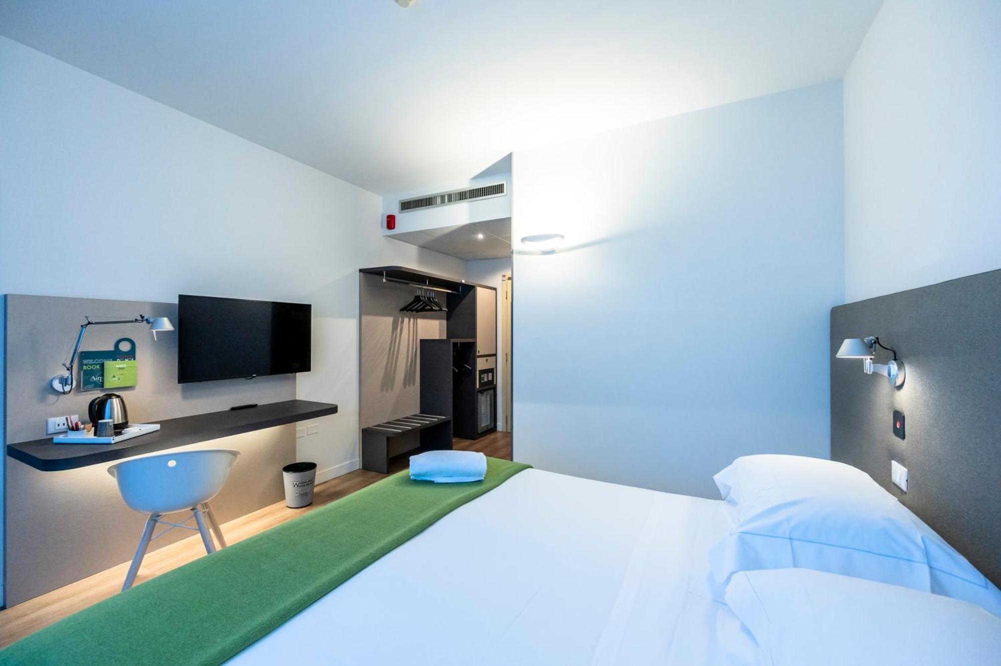 Double or Twin Room Disability Access