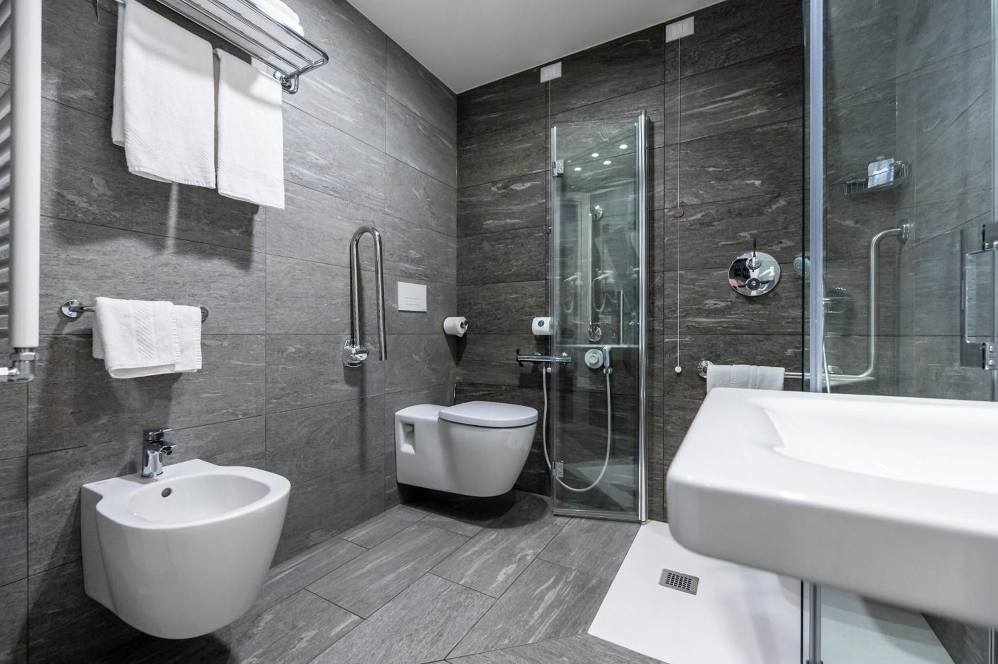 Double or Twin Room Disability Access