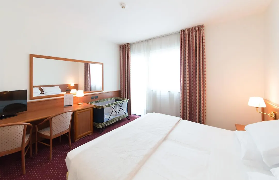 Airport Hotel Bergamo-1
