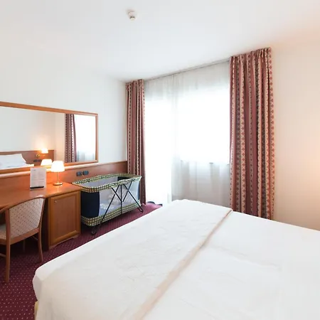 Airport Hotel Bergamo-3