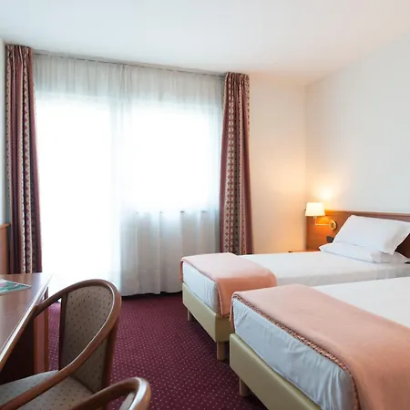 Airport Hotel Bergamo-3